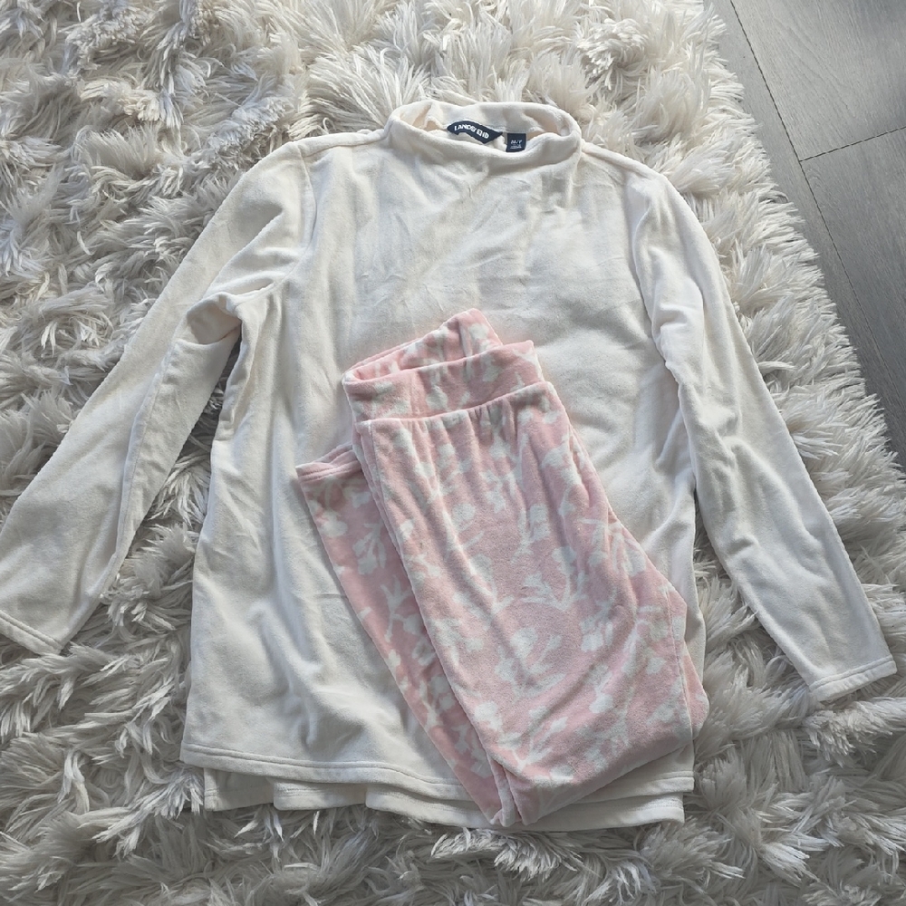 Land's End Fleece White and Pink Lounge Set